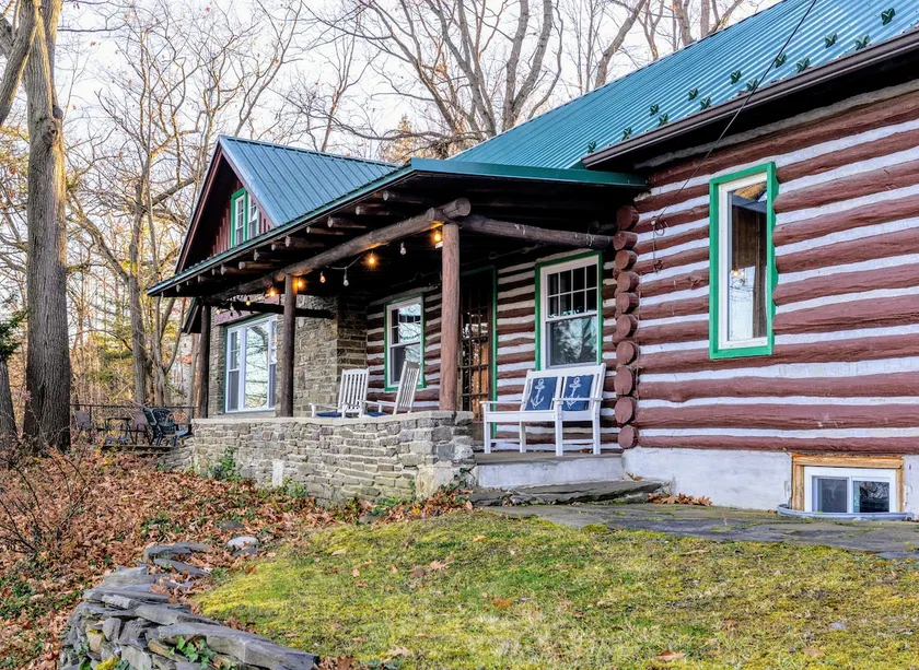Lake View * Watkins Glen * Authentic Log Cabin - Image 1