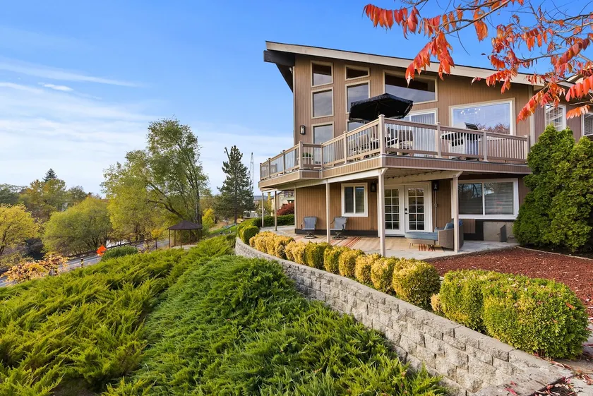 Upriver Getaway 5 BD/3BA 14 Guest - Image 1
