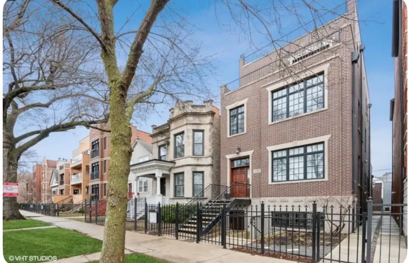 Clifton Flat 1 minute walk to Wrigley Field - Image 1