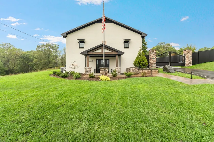 Stooksbury Lodge at Norris Lake - Image 1