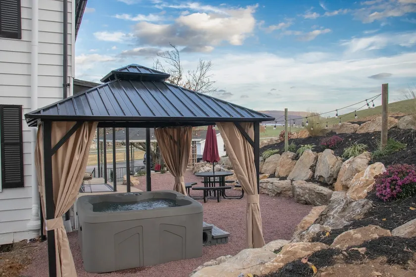 Hillside Lodge|Hershey Attractions|Hottub|Private - Image 1