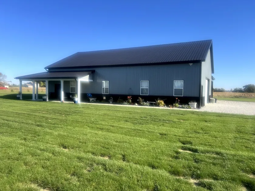 1100 Sq.Ft. BarnDominium W/Loft - Image 1