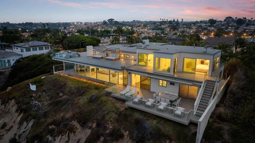 Encinitas Shores - Beachfront, Ocean View & Patio - Image 1