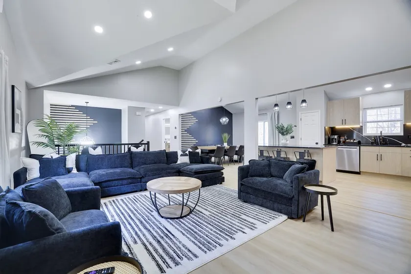Modern Lake Retreat • Hot Tub • Karaoke • GameRoom - Image 1