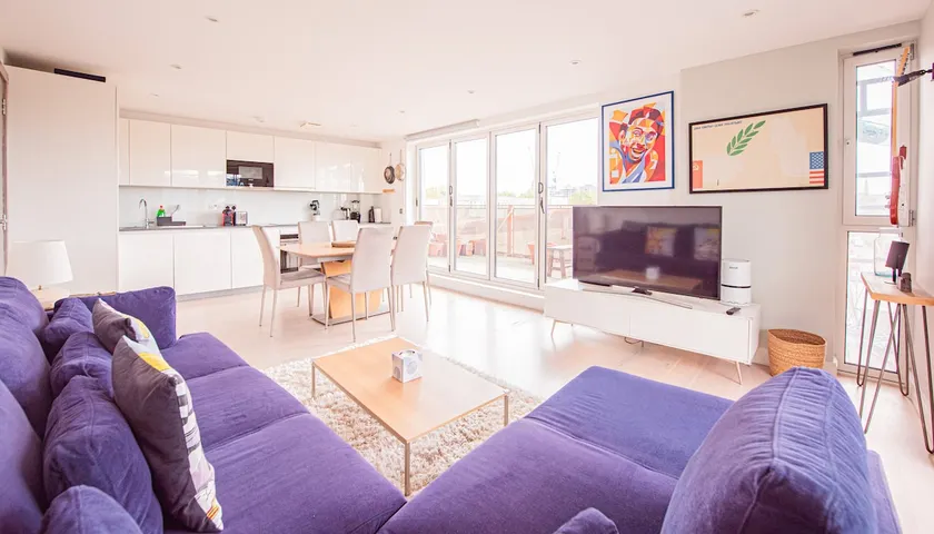 Modern 2 Bed Flat in Battersea Close to Transport - Image 1