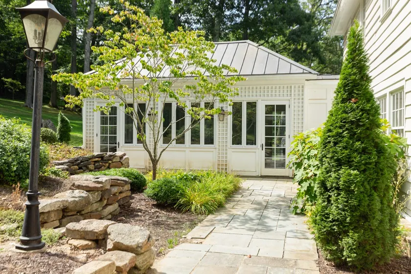 1 mile to Omni Homestead | 5 Suites | Pool Access - Image 1