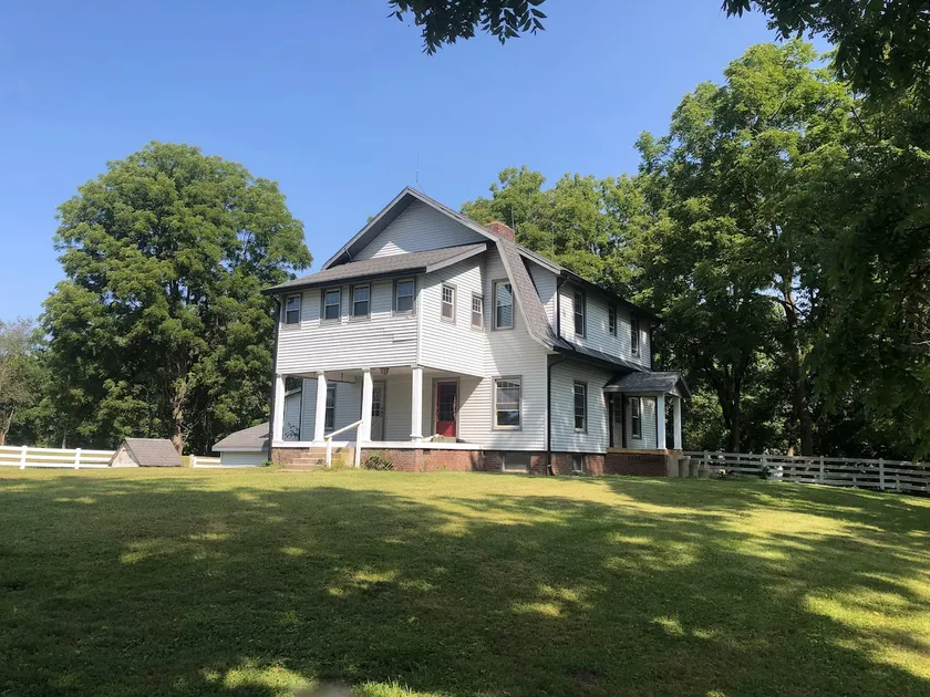 Monon Manor - Image 1