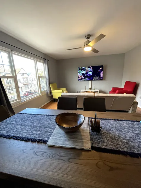 2Bd - 1Bath, Easy NYC Access Sleeps 5 +parking - Image 1