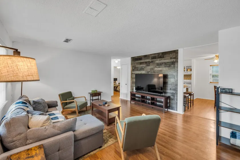 2 Miles to Rose District-TV's in Both Bedrooms - Image 1