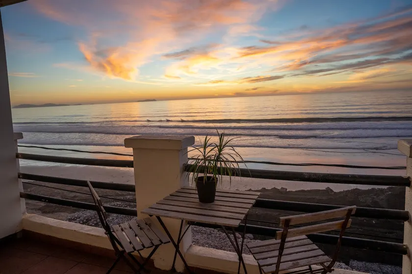 Beach Lovers Paradise - Image 1