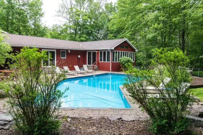 Hemlock Estate: Indoor Hot Tub, Pool, Game Room; Spacious, Ski & More! - Image 1