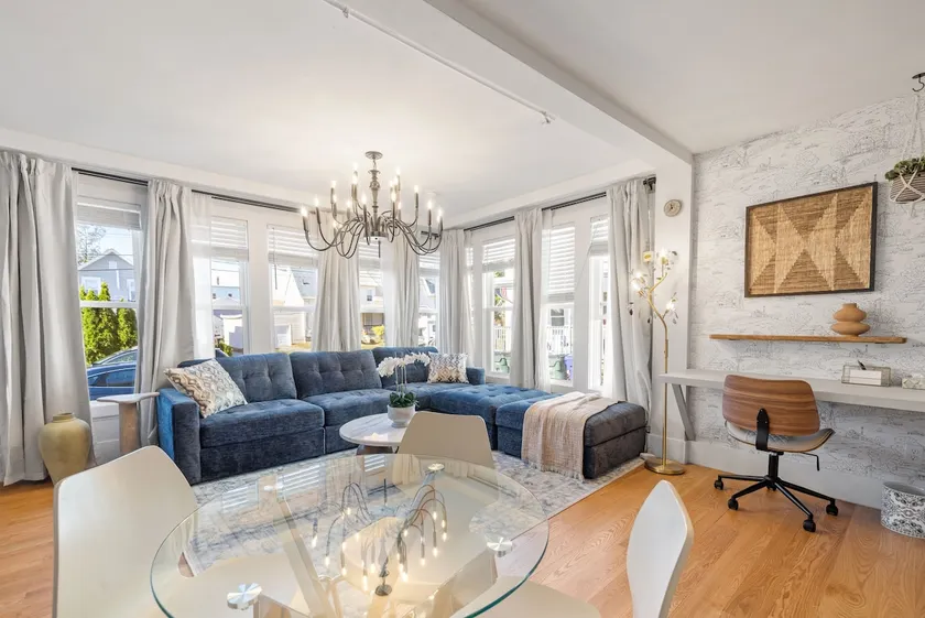 The Dreamcatcher ~ Luxury New Apt, Prime North End - Image 1