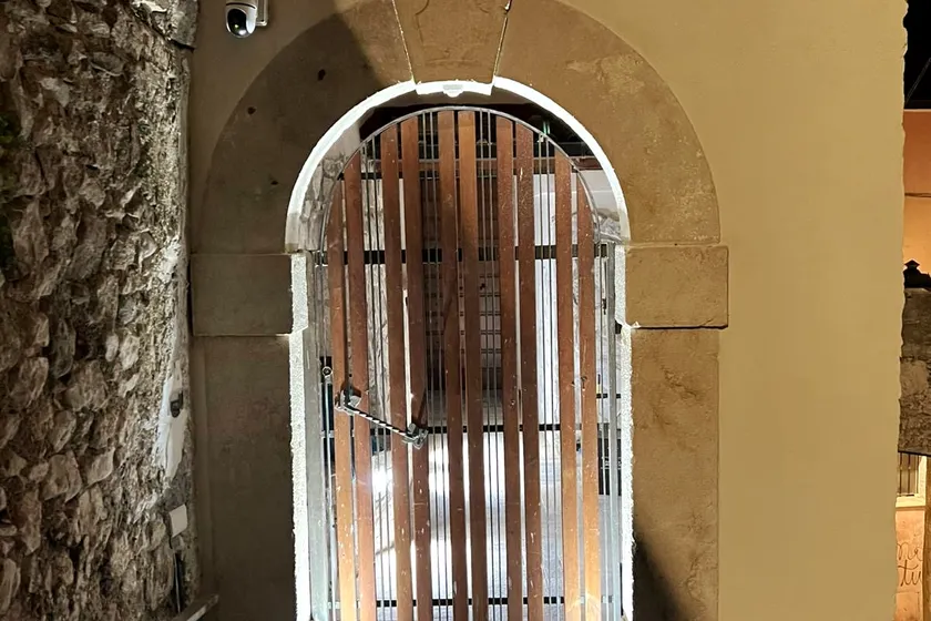 House in the Castle - Image 1