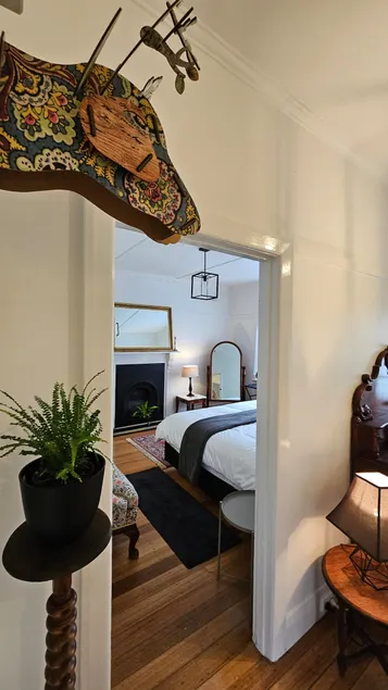 'The Gardenia' Trentham - Image 1