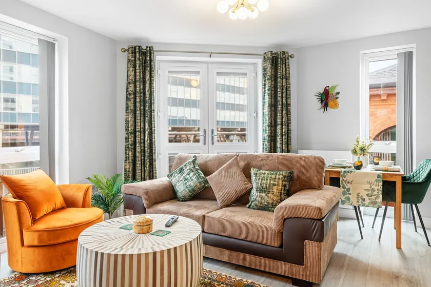 Chic flat in Leicester City | King Bed - Image 1
