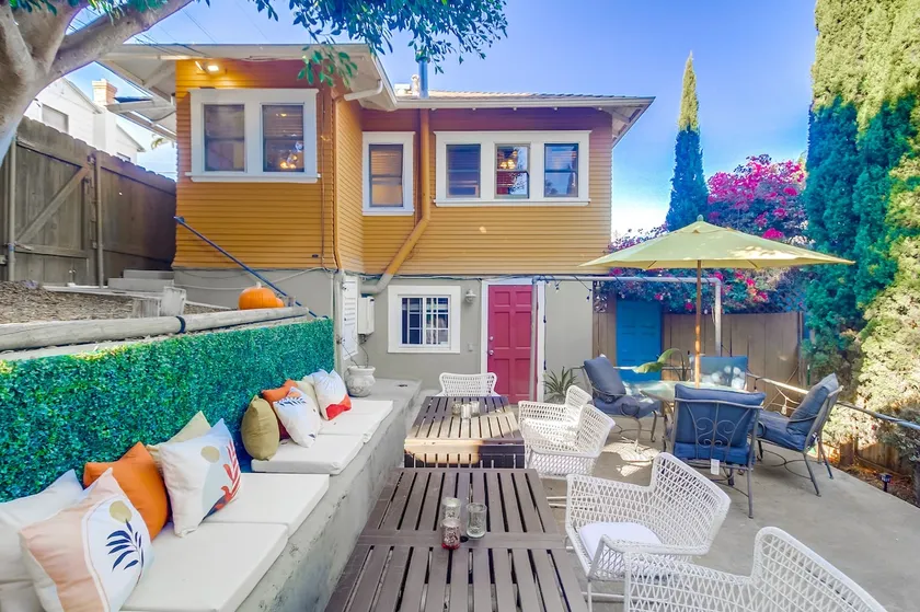 Sunkissed Golden Hill Home! Pet Friendly, near DT - Image 1