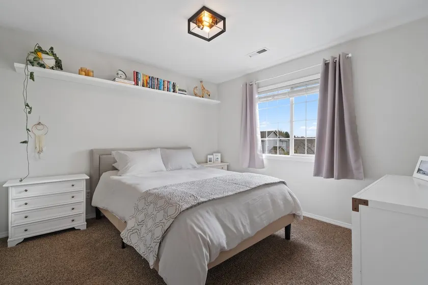 Modern and Bright Family Home - Image 1
