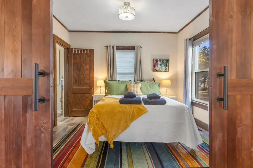 Cozy Corner Cottage | 2Bed 2Bath - Image 1