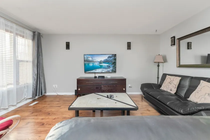 Executive 3 bedroom semidetached - Image 1