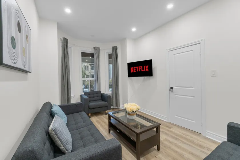4BR - FREE Parking - Downtown - Little Italy - Image 1