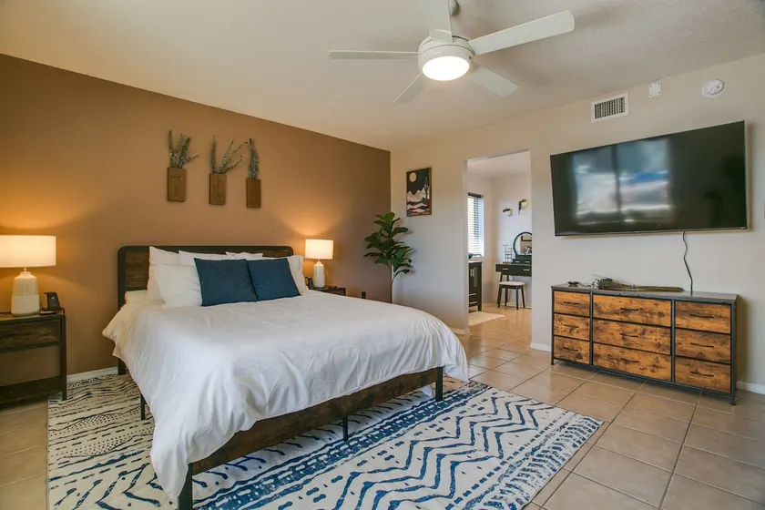 NEW Fun 3BR w/ Games & Views in ABQ - Image 1