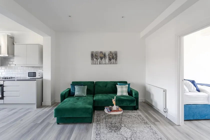 Cozy Downtown Apartment - Image 1