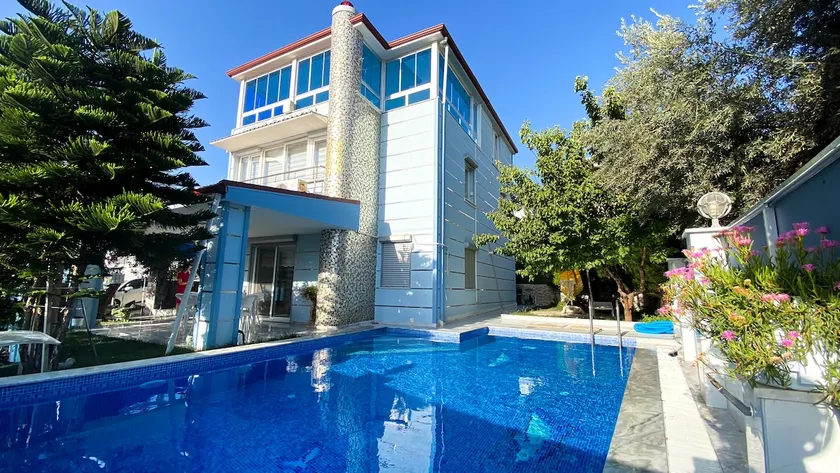 Villa Island Dolce & Blue - Detached with Private Pool - Image 1