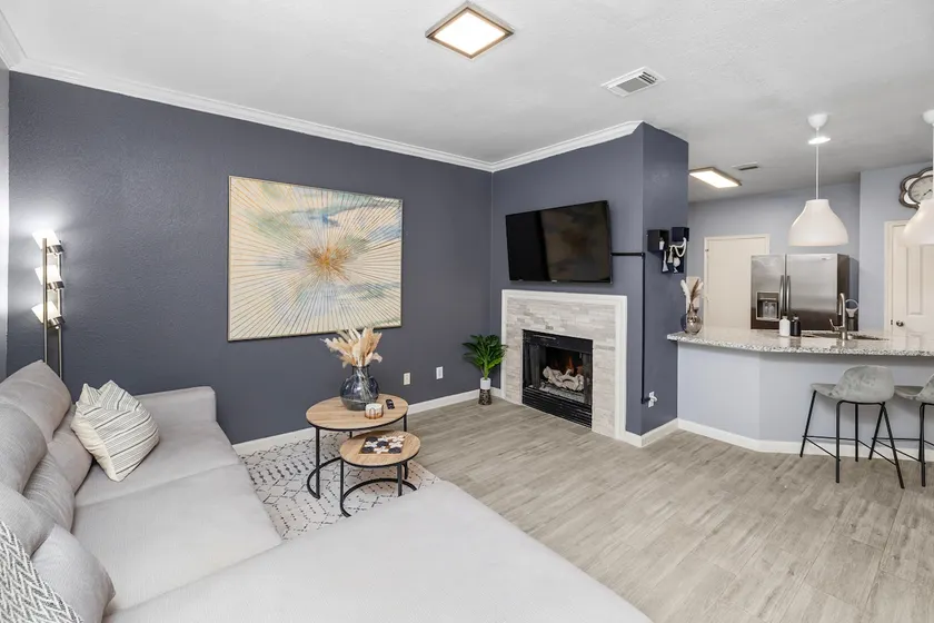Entire Townhouse/Modern Comfort - Image 1