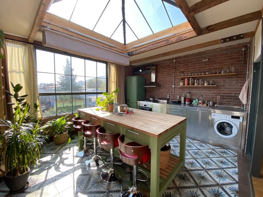 Trendy Apartment in the City Center! - Image 1