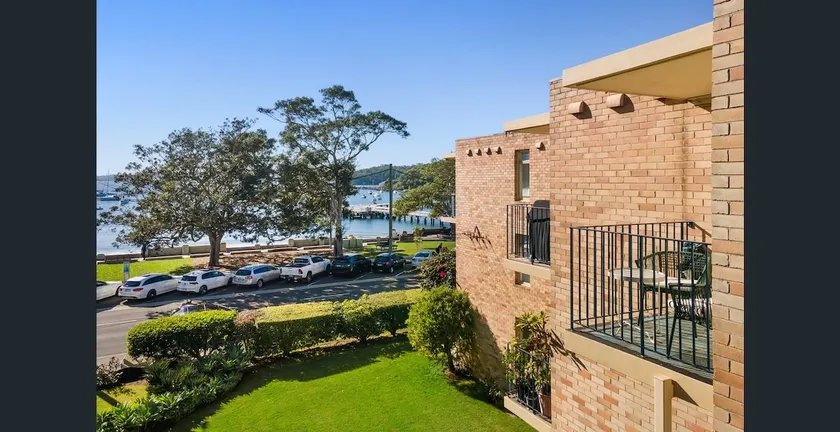 Balmoral Beach Front 2 Bedroom Waterview Mosman - Image 1
