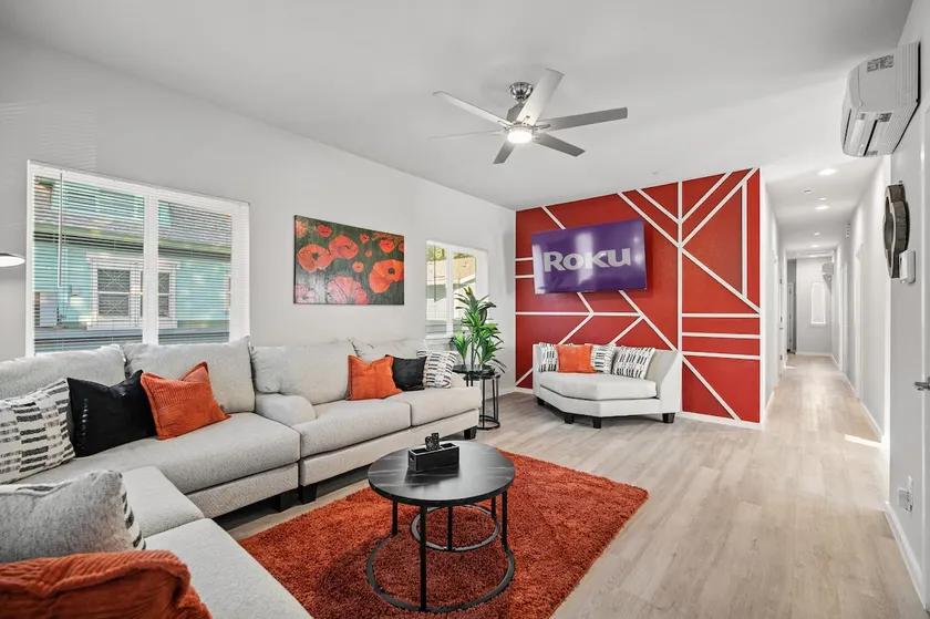 Trendy Escape in the Heart of Sacramento! - Image 1