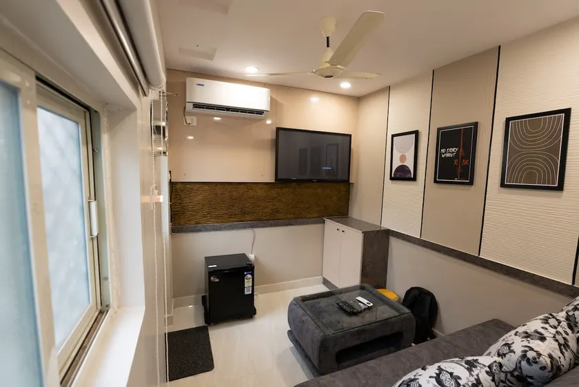 Modern Cozy Stay in Vizag - Image 1