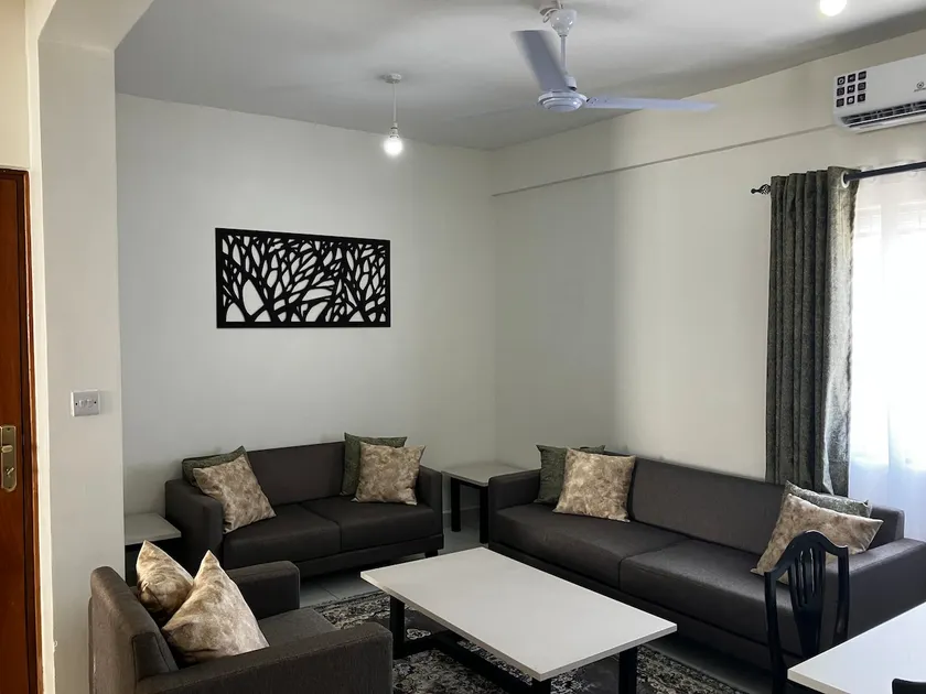 Buxton Apt| AC | 2 Bedrooms| Pool| Central Mombasa - Image 1