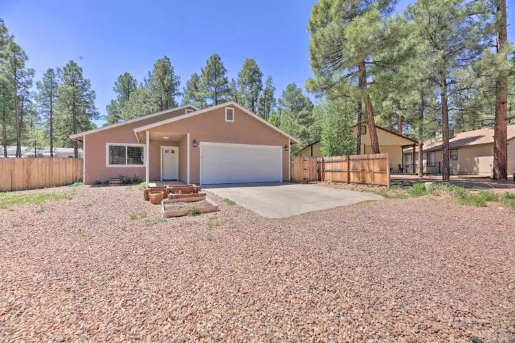 West Show Low Home in the Pines - Image 1