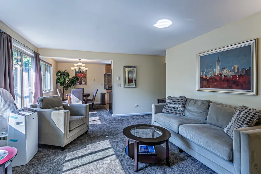 the Romeo, Best Area, 2 Bedrooms, WD, Jacuzzi Bath, No Stairs, New Carpet, 825sf - Image 1