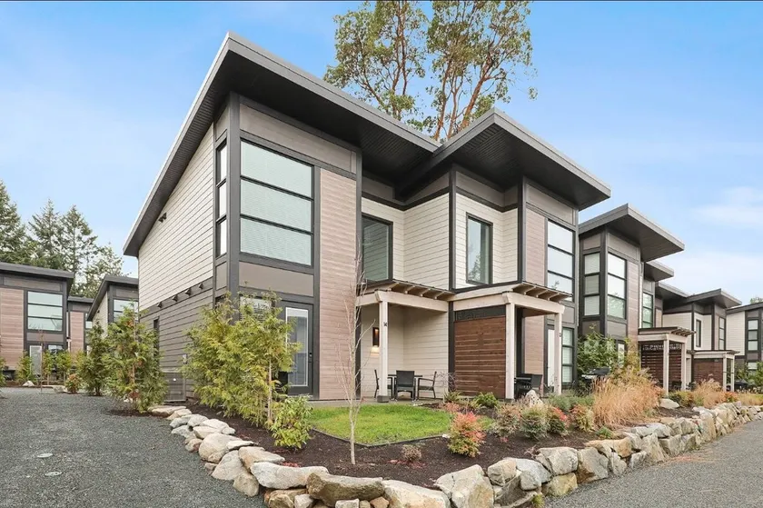 The Beach house - Duplex with Pool - Image 1