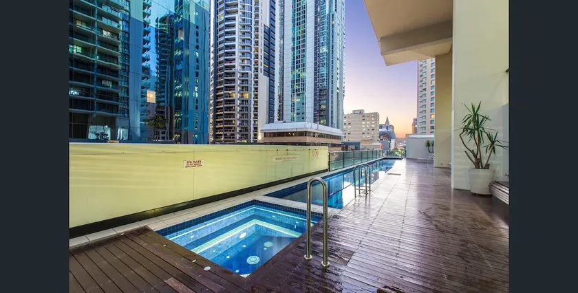 Lux 39th floor 3br 2bath, River view, Pool, Gym, Wifi - Image 1