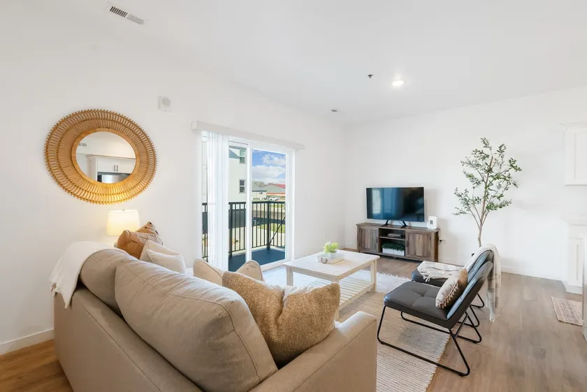 2BR Cedar Falls Townhome by Waterpark & UNI - Image 1