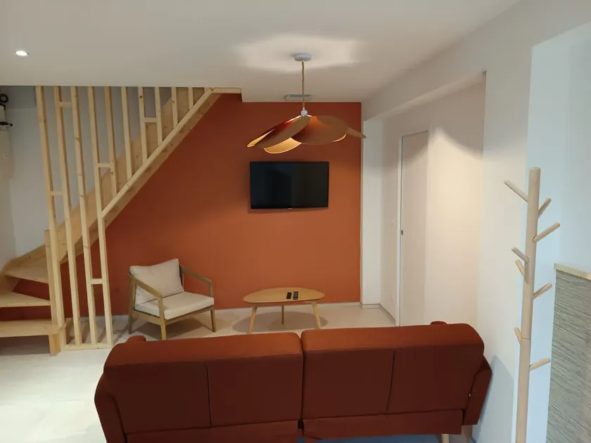 The Barn — 2-bedroom house, Parking, Optional Sauna - Image 1