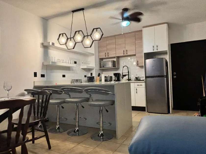 Condo apartment: 7 people - Image 1