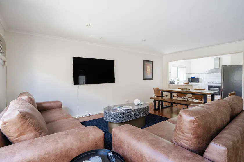 Seaford Escape - Simple Comforts, Perfect Location - Image 1
