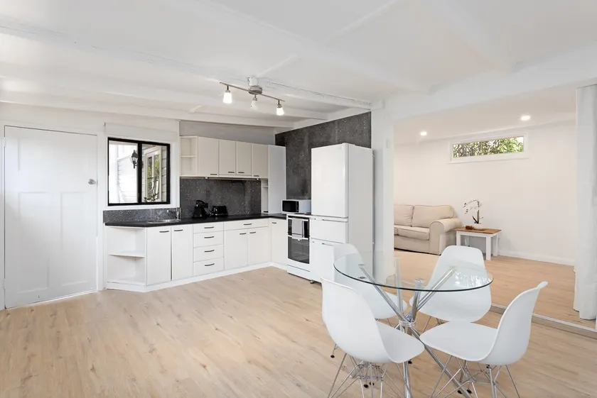 Manley St Retreat - Image 1