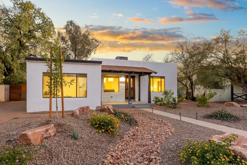 Adobe Retreat with Hot Tub-Close to U of A - Image 1