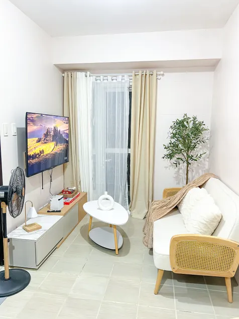 3BR The Rochester Condo near BGC - Image 1
