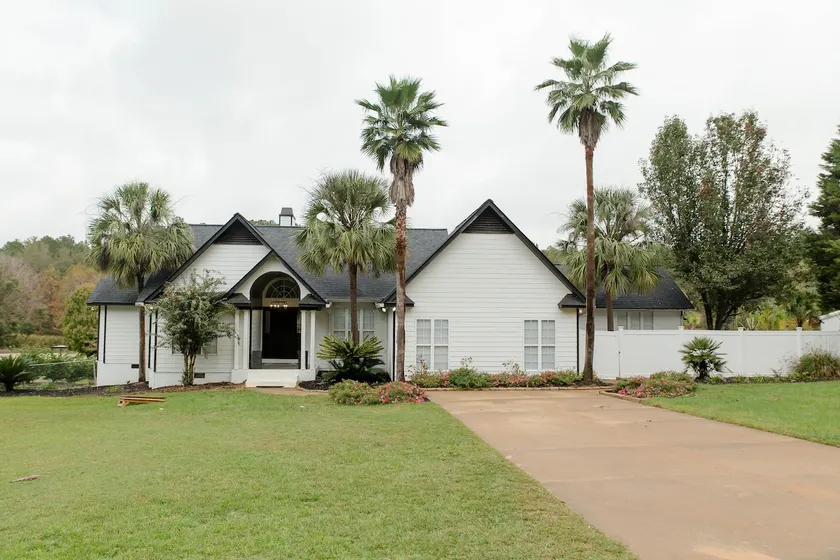 Lake Blackshear Retreat! - Image 1