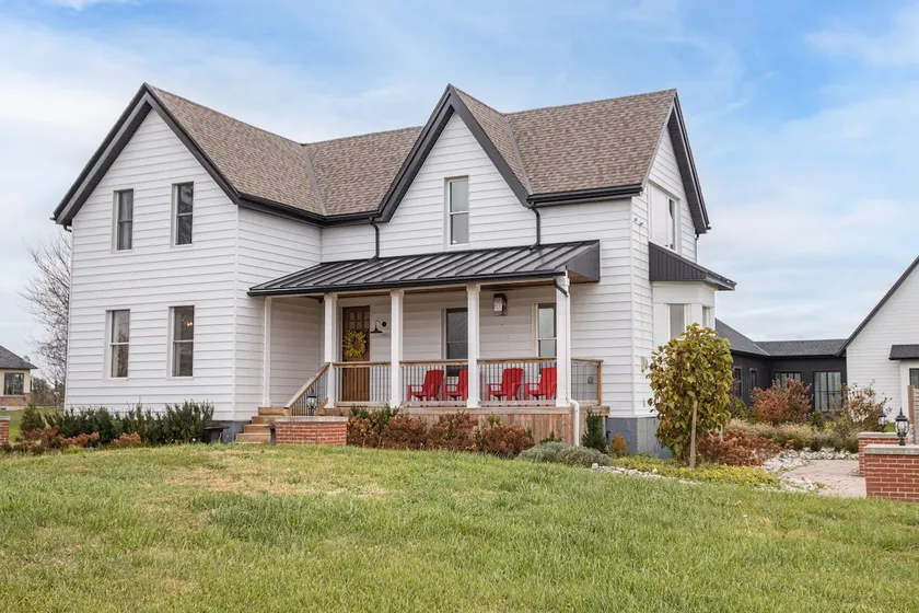 Pelham Orchard Farmhouse - Country Retreat - Image 1