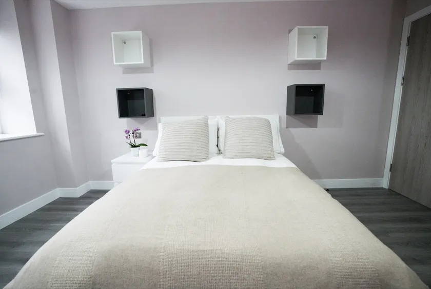 Double Bed Studio - Private Bathroom & Kitchenette - Image 1