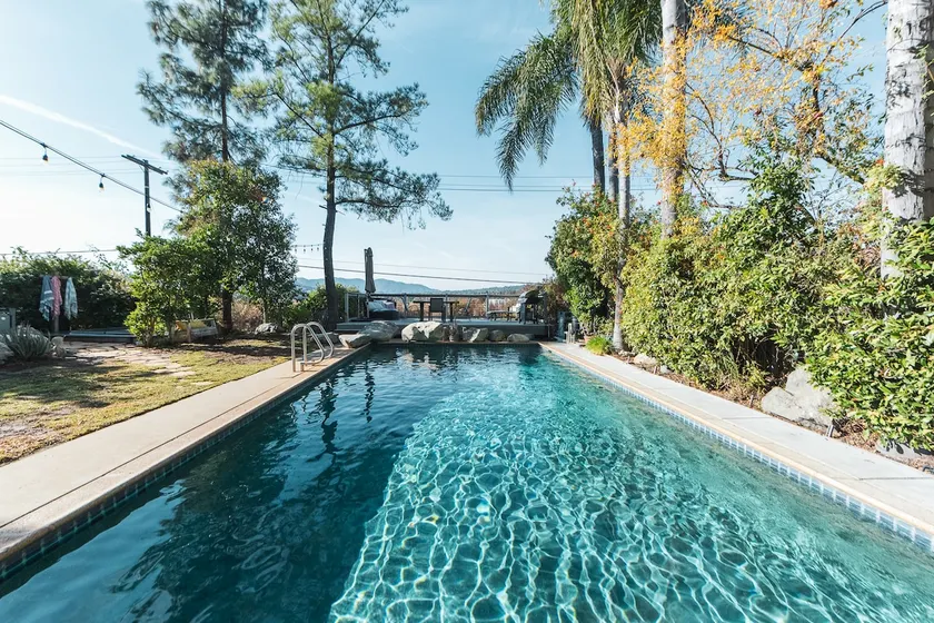Luxury Villa w/ Pool, Mountain Views near NASA - Image 1