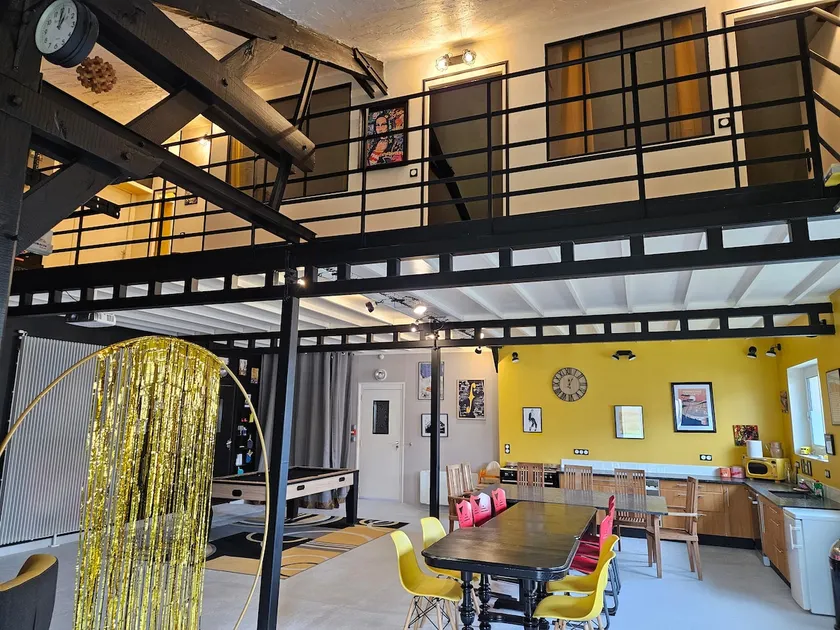 Workshop and game room - Image 1