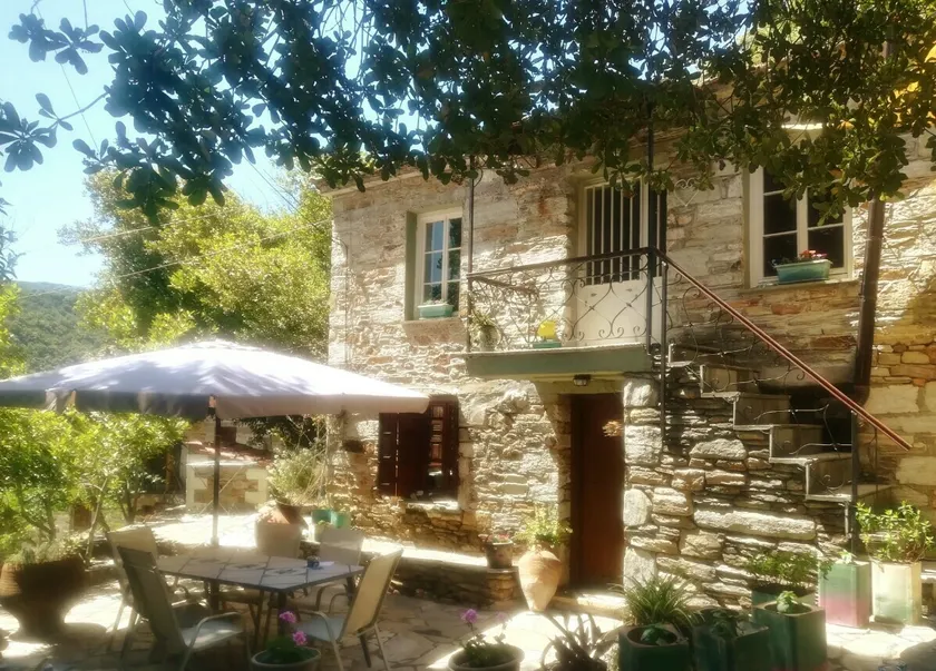 Traditional stone house in Pelion - Image 1